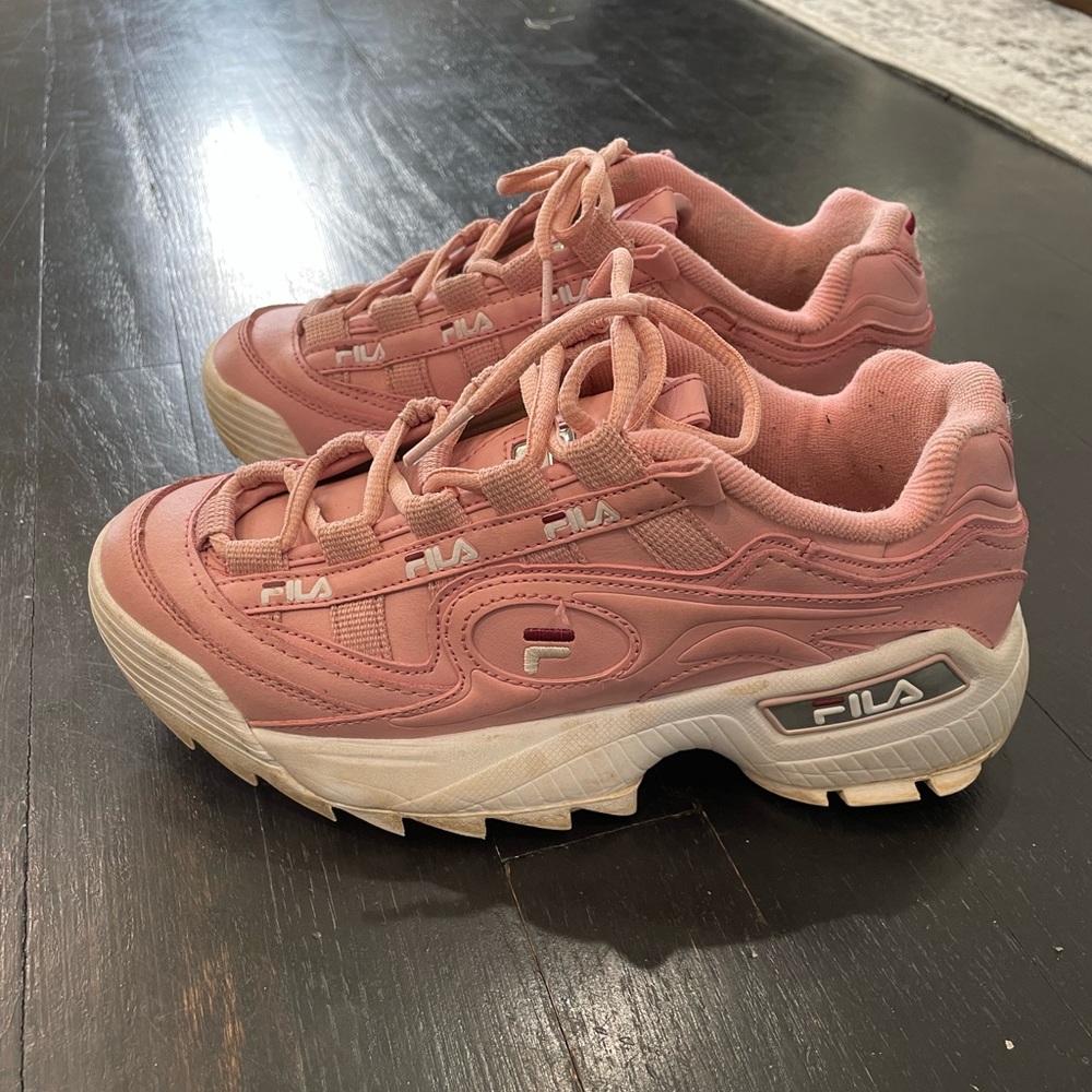Fila sneakers, super cute!